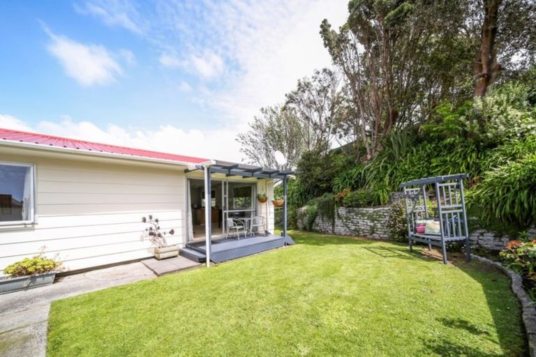 Photo of property in 23a Tahurangi Place, Spotswood, New Plymouth, 4310