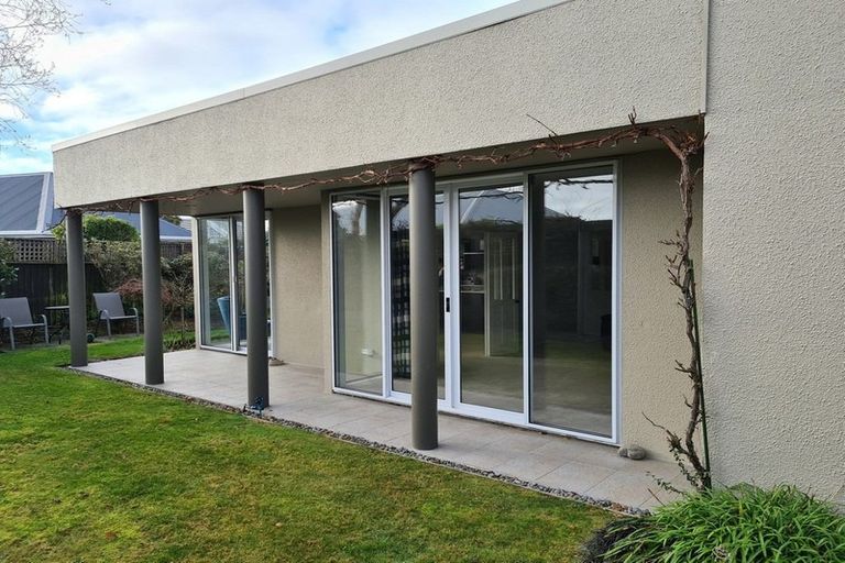 Photo of property in 5 Priorsford Court, Avonhead, Christchurch, 8042