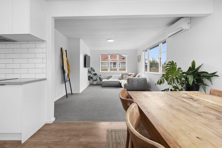 Photo of property in 41u1 Ross Crescent, Fairfield, Hamilton, 3214