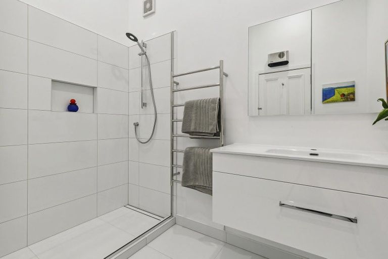 Photo of property in 219u2 The Terrace, Wellington Central, Wellington, 6011