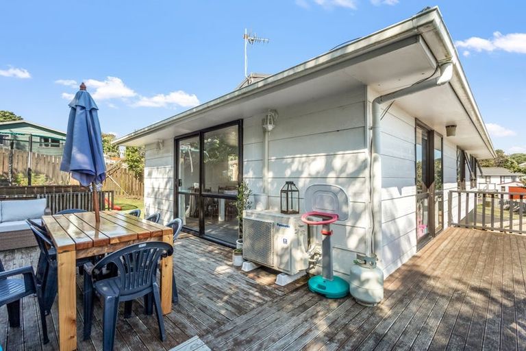 Photo of property in 13 Tahurangi Place, Spotswood, New Plymouth, 4310