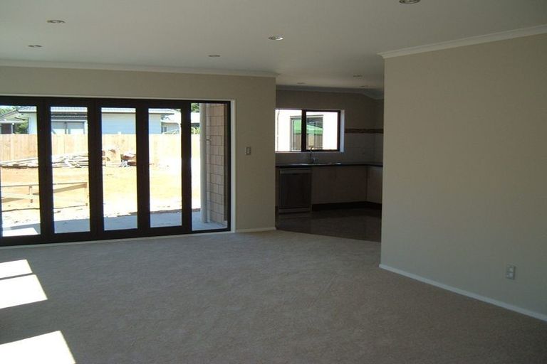 Photo of property in 813 Te Atatu Road, Te Atatu Peninsula, Auckland, 0610