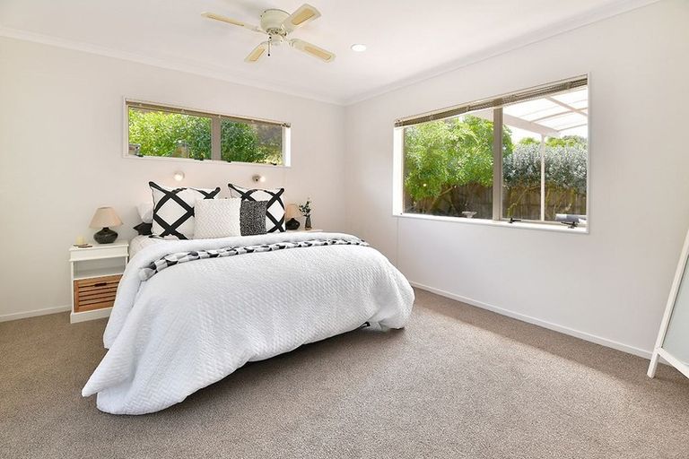 Photo of property in 106 Lakeside Drive, Orewa, 0931