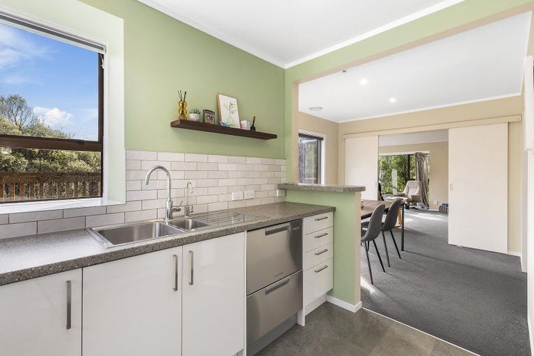 Photo of property in 12 Creswick Terrace, Northland, Wellington, 6012