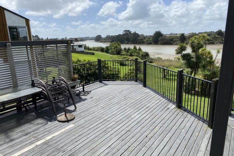 Photo of property in 24 Meachen Terrace, Waiuku, 2123