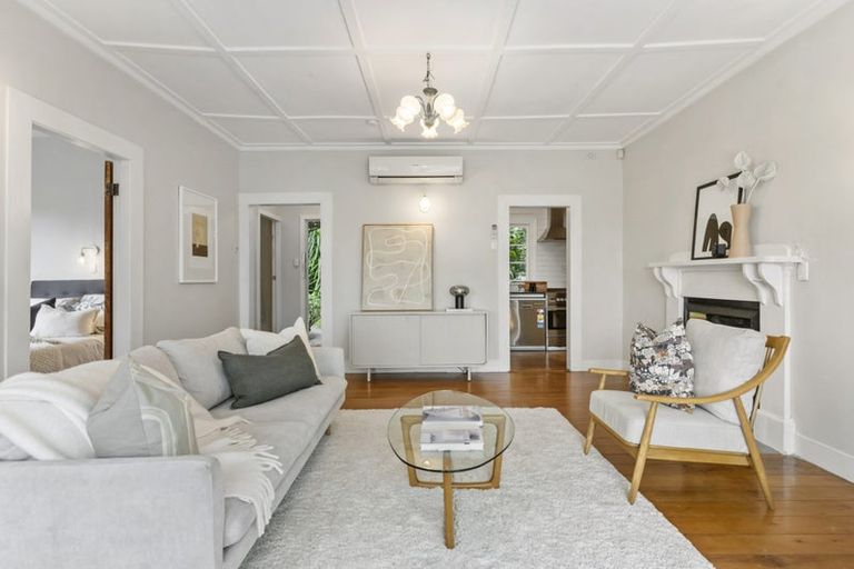 Photo of property in 70 Pleasant Road, Glen Eden, Auckland, 0602