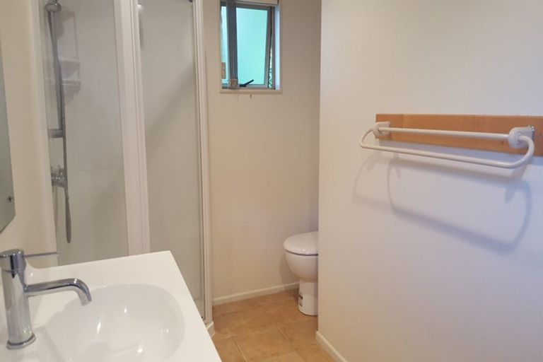 Photo of property in 78 Sunset Road, Unsworth Heights, Auckland, 0632