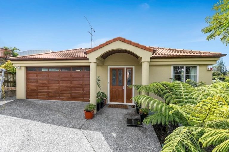 Photo of property in 153a Colwill Road, Massey, Auckland, 0614