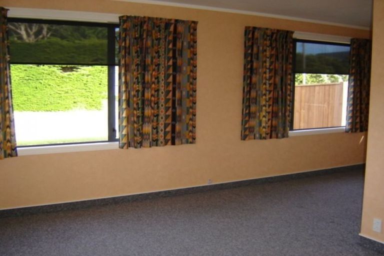 Photo of property in 9 Hohiria Street, Waikanae Beach, Waikanae, 5036