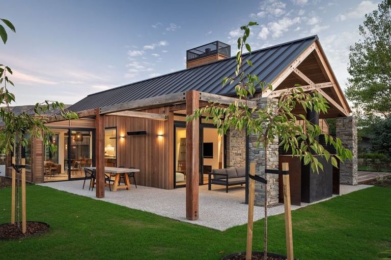 Photo of property in 16 Mccaw Mews, Wanaka, 9305