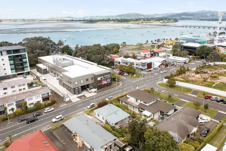 Photo of property in 21 Willow Street, Tauranga, 3110