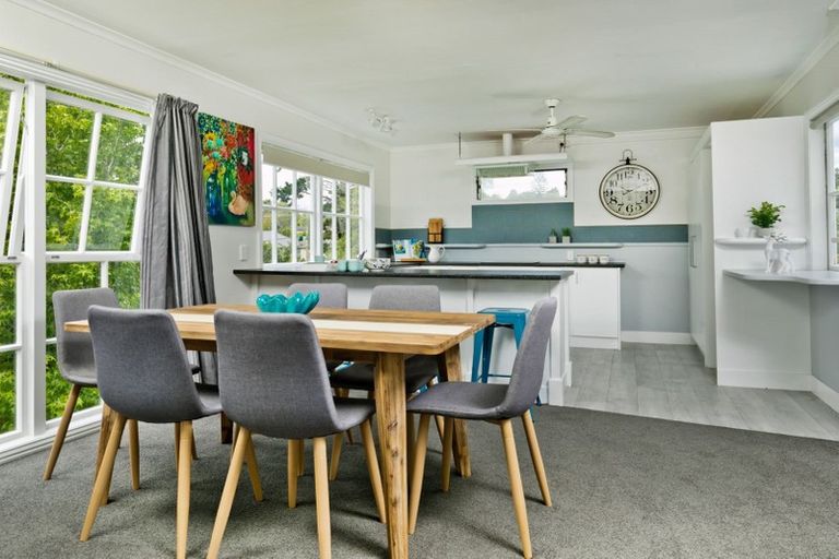 Photo of property in 263a Henderson Valley Road, Henderson, Auckland, 0612