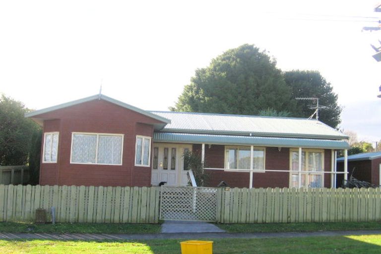 Photo of property in 47 Youngs Road, Papakura, 2110