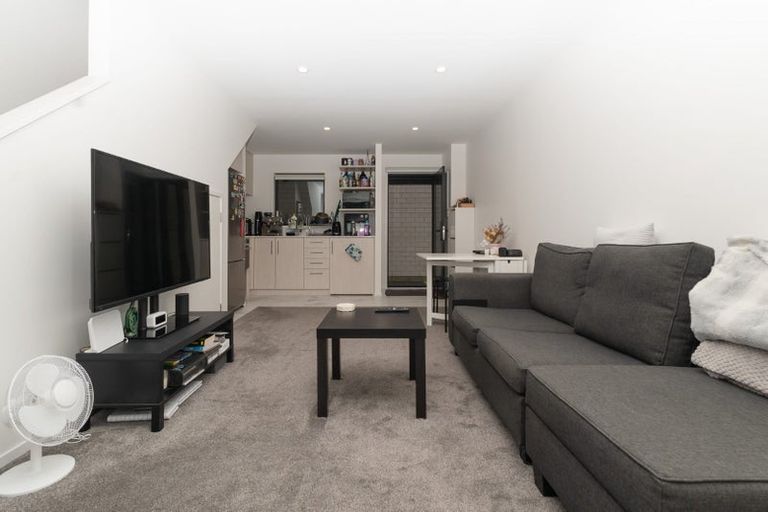 Photo of property in 10/59 Neil Avenue, Te Atatu Peninsula, Auckland, 0610