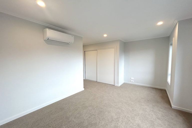 Photo of property in 5/35 Marine Parade, Hobsonville, Auckland, 0616