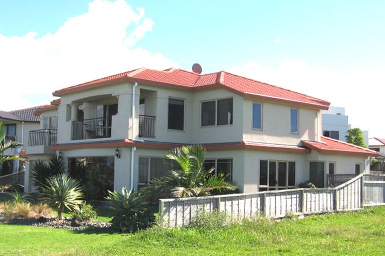 Photo of property in 15 Riverstone Road, Te Atatu Peninsula, Auckland, 0610