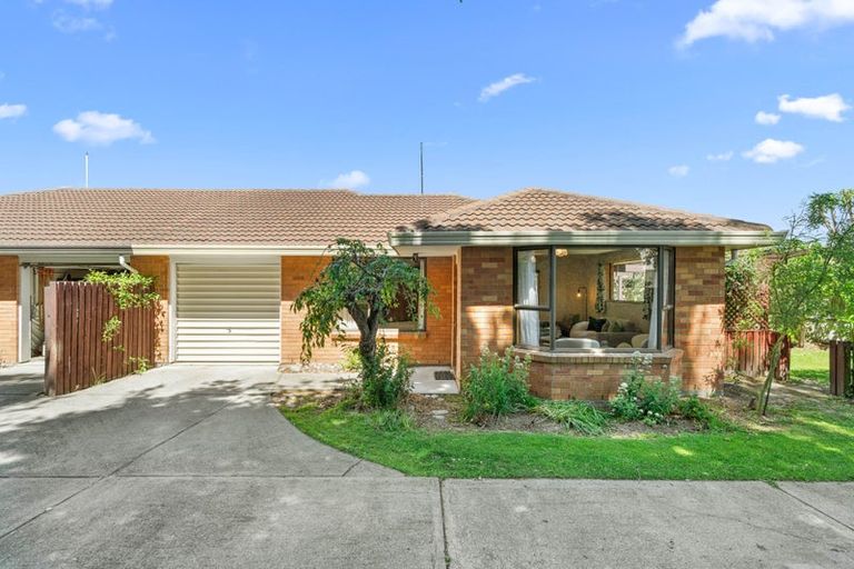Photo of property in 15 Topaz Place, Bishopdale, Christchurch, 8053
