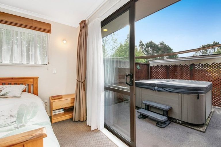 Photo of property in 42 Manuka Grove, Helensville, 0875