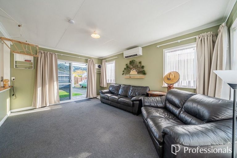 Photo of property in 66 Peel Place, Wainuiomata, Lower Hutt, 5014