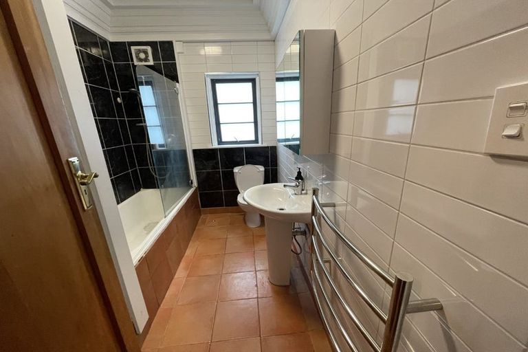 Photo of property in Westhaven Apartments, 11/127u Molesworth Street, Thorndon, Wellington, 6011