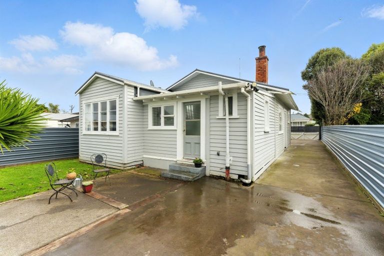 Photo of property in 9 Sydney Place, Whanganui, 4500