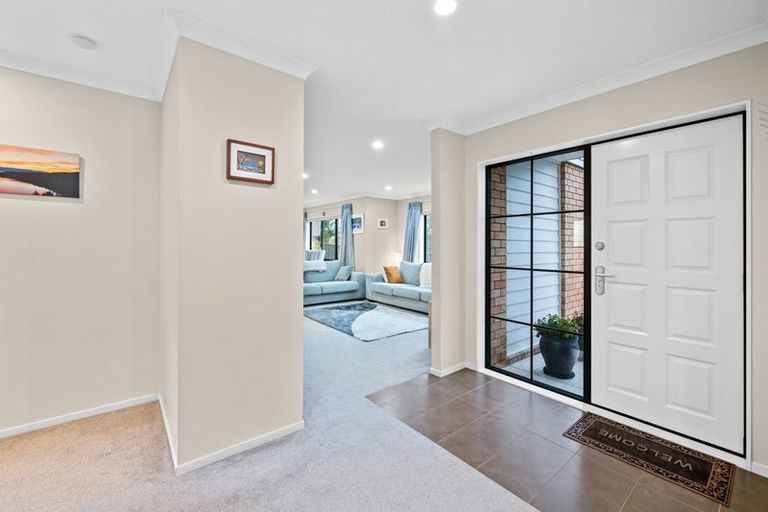 Photo of property in 20 Ina Ville Drive, Pukekohe, 2120