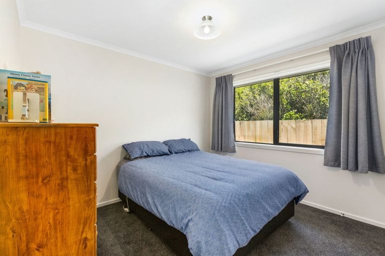 Photo of property in 8 Hull Place, Whitby, Porirua, 5024