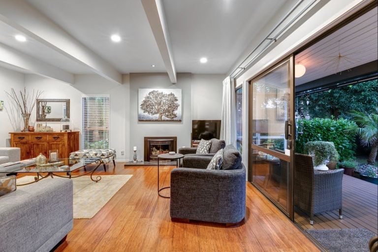 Photo of property in 1 Cross Street, Manly, Whangaparaoa, 0930