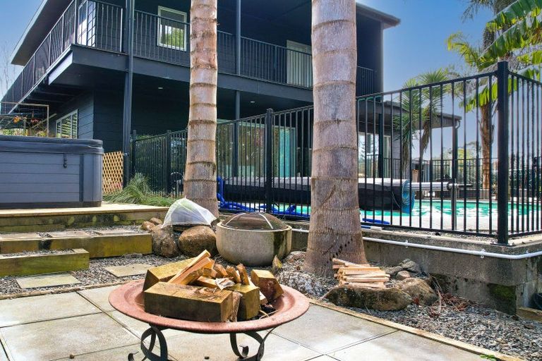 Photo of property in 41 Kemp Road, Kerikeri, 0230