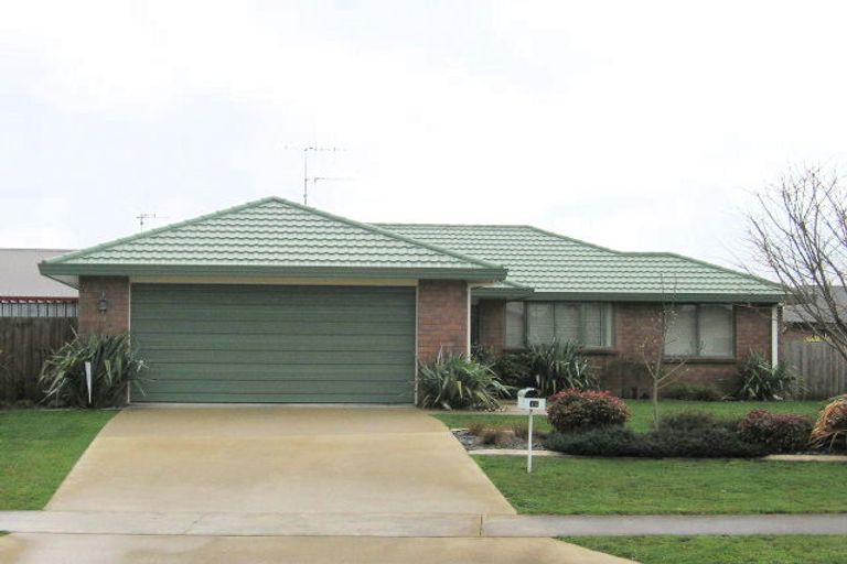 Photo of property in 6 Dorchester Place, Nawton, Hamilton, 3200