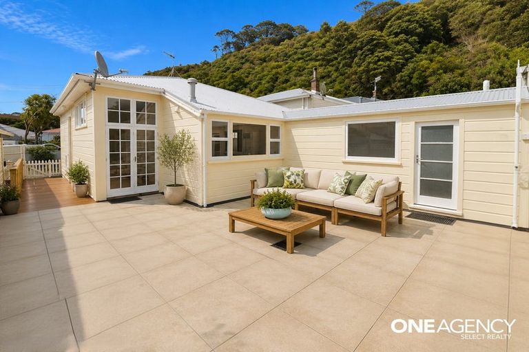 Photo of property in 5 Aorangi Terrace, Thorndon, Wellington, 6011