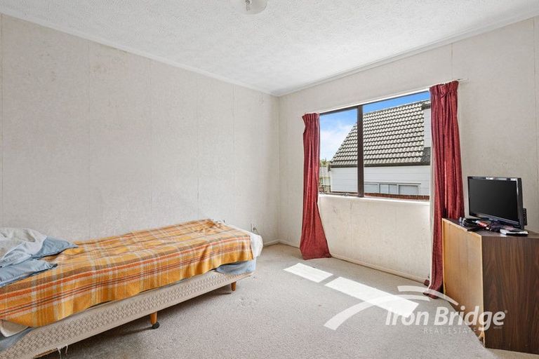 Photo of property in 75 Meadowvale Rise, Titirangi, Auckland, 0604