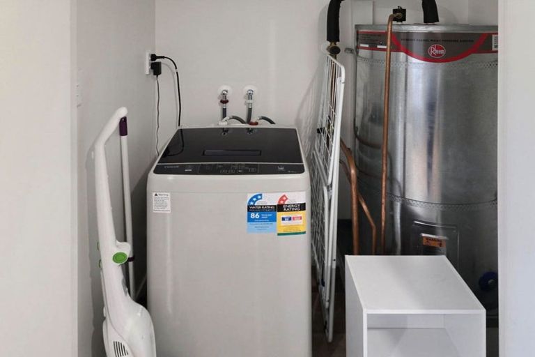 Photo of property in 2c Stokes Avenue, Te Atatu Peninsula, Auckland, 0610