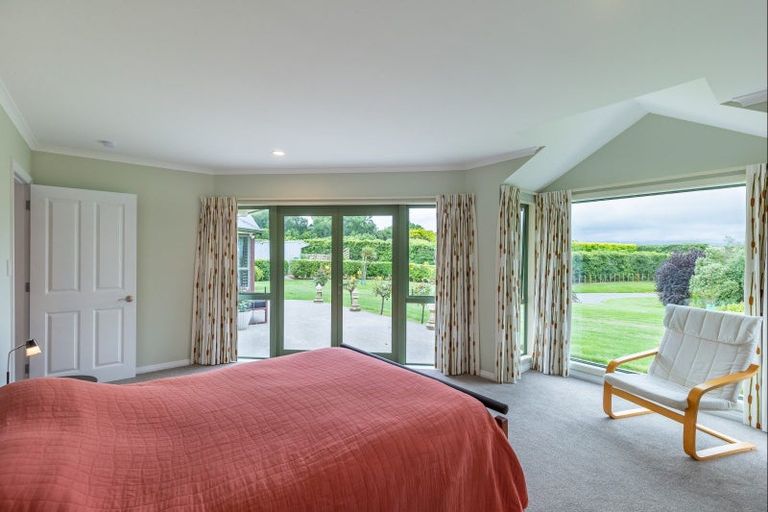 Photo of property in 28 Waipuna Grove, Levin, 5571