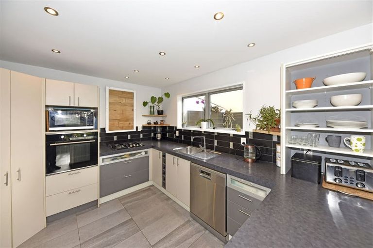 Photo of property in 16 Steadman Road, Broomfield, Christchurch, 8042