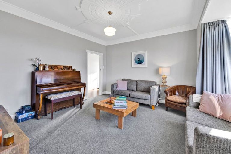 Photo of property in 45 Vogel Street, Hawera, 4610