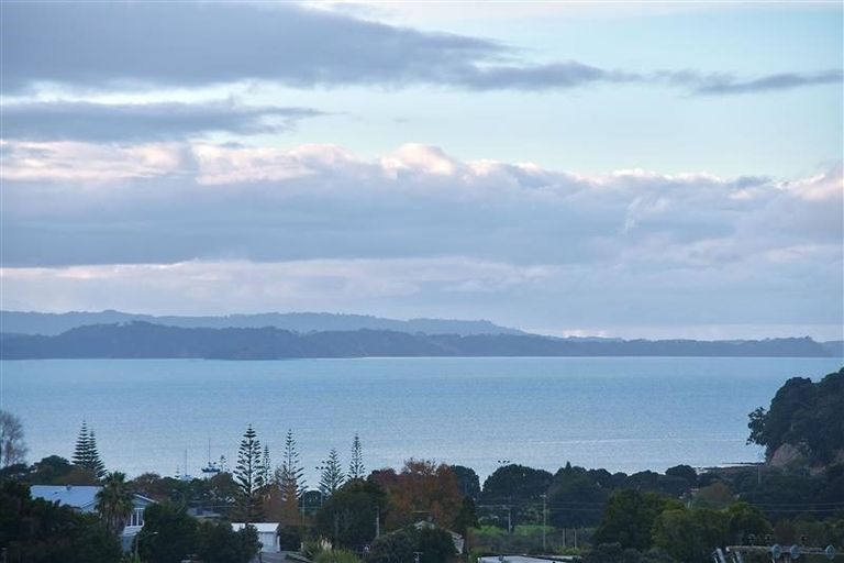Photo of property in 5 Moera Place, Stanmore Bay, Whangaparaoa, 0932