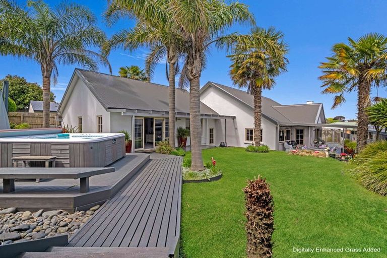 Photo of property in 62 Cairns Crescent, Rototuna, Hamilton, 3210