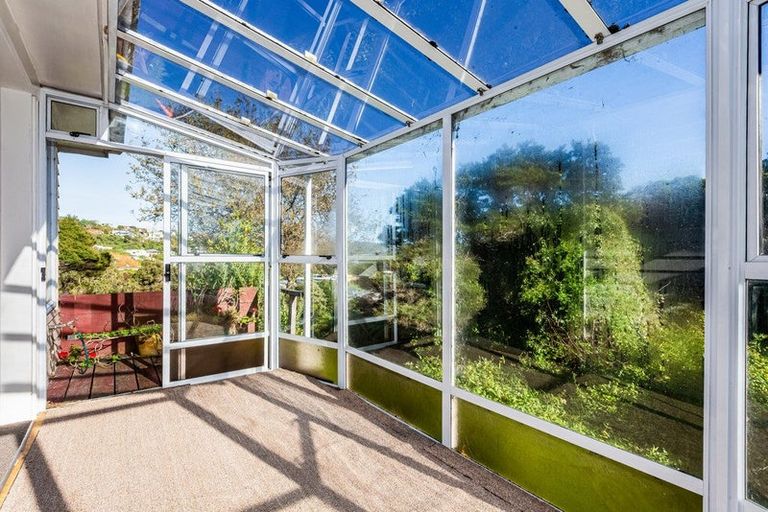 Photo of property in 15 Kiriwai Road, Paremata, Porirua, 5024