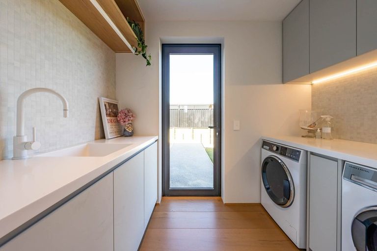 Photo of property in 34 Minaret Ridge, Wanaka, 9305