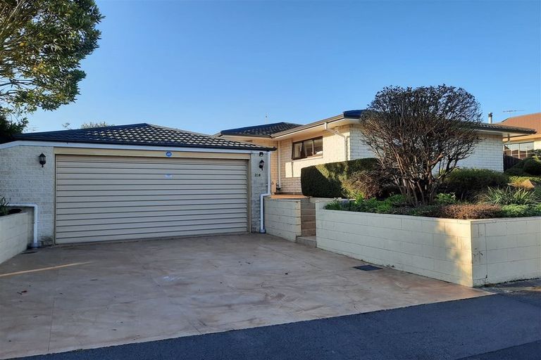 Photo of property in 218 Maidstone Road, Avonhead, Christchurch, 8042