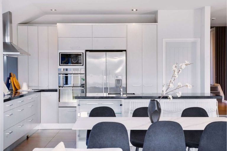 Photo of property in 13 Corsica Way, Karaka, Papakura, 2113