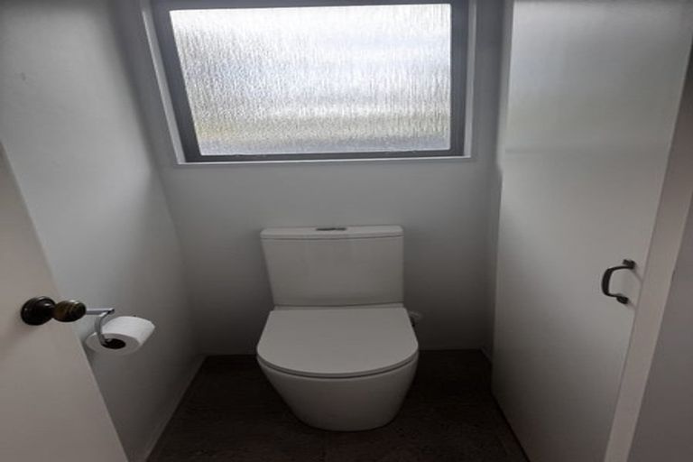 Photo of property in 2a Hilton Grove, Kelvin Grove, Palmerston North, 4414