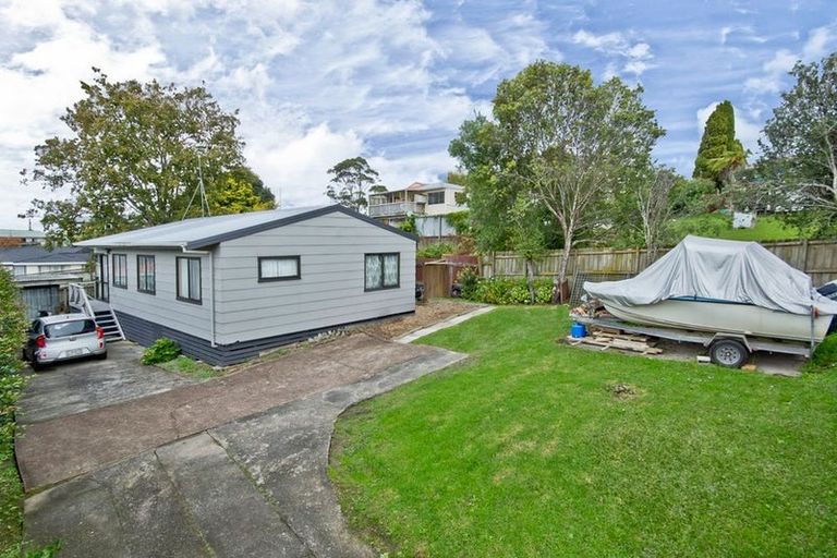 Photo of property in 1/21 Lowtherhurst Road, Massey, Auckland, 0614