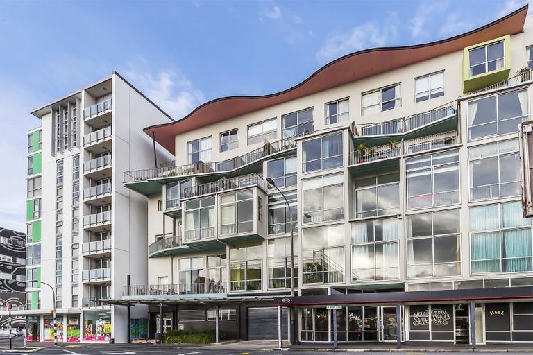 Photo of property in Qba Apartments, 4e/51 Webb Street, Mount Cook, Wellington, 6011