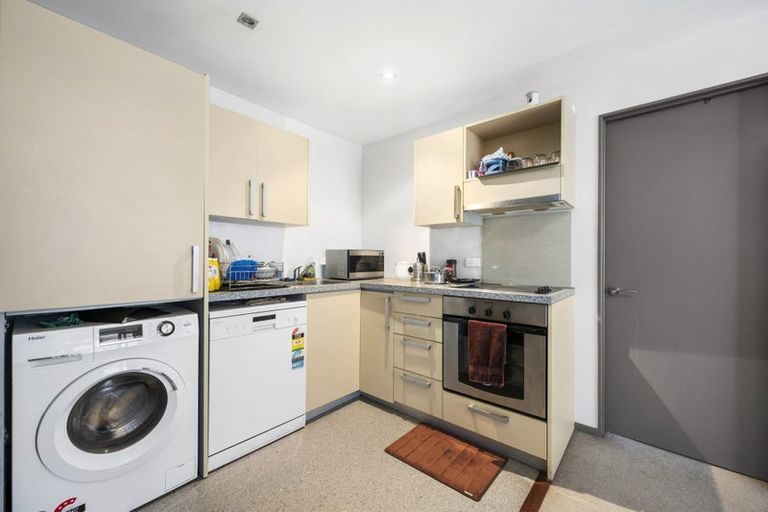 Photo of property in Dual Apartments, 201/142u Vivian Street, Te Aro, Wellington, 6011