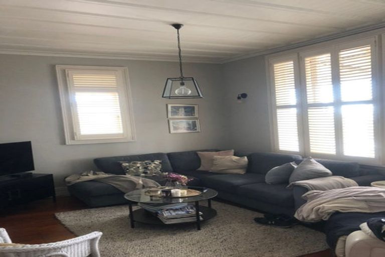 Photo of property in 959 Beach Road, Torbay, Auckland, 0630