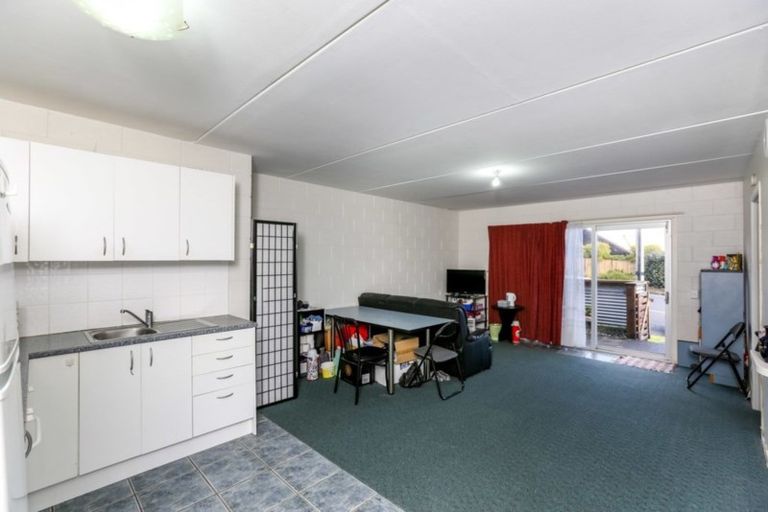 Photo of property in 8 Carrington Street, Lower Vogeltown, New Plymouth, 4310