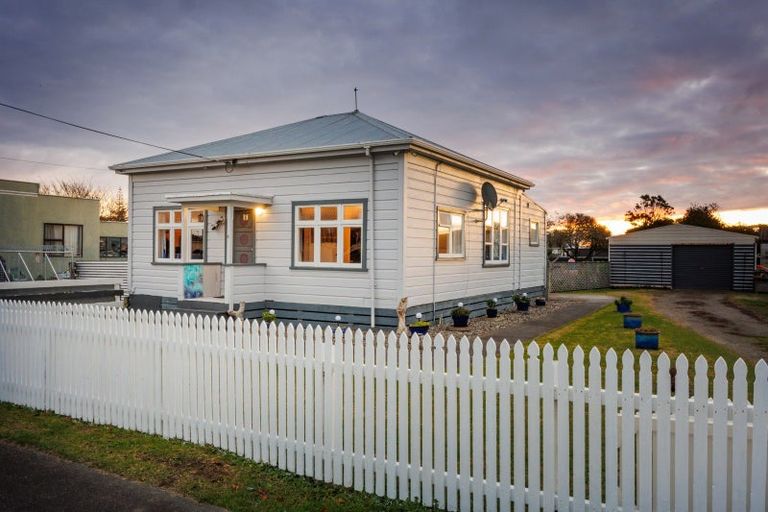 Photo of property in 4 Hillary Street, Foxton, 4814