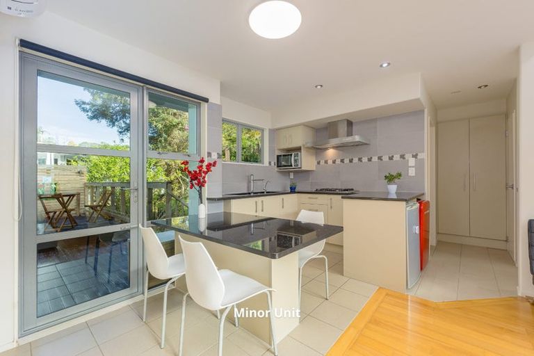 Photo of property in 21a Lyons Avenue, Murrays Bay, Auckland, 0630